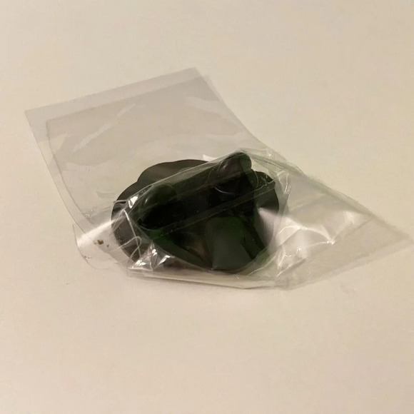 Metroid Samus Aran Enamel Metal Pin Double Rubber Backing - Picture 4 of 11